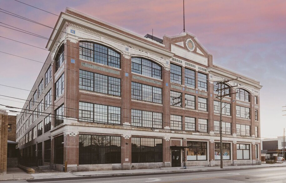 More Photos Of 1301 E Washington St, Indianapolis Apartments For Lease