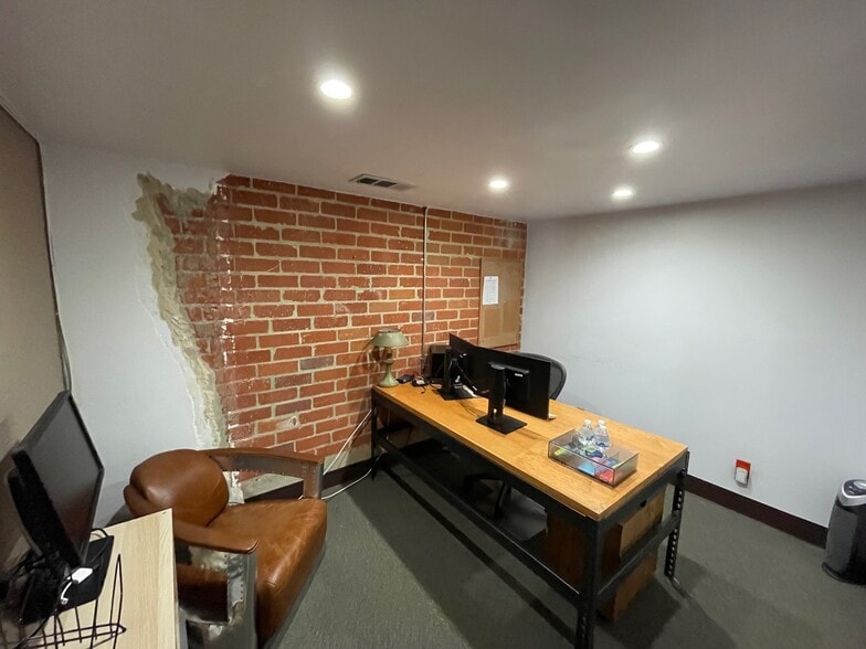 More Photos Of 110 E Santa Anita, Burbank Movie Radio TVStudio For Lease