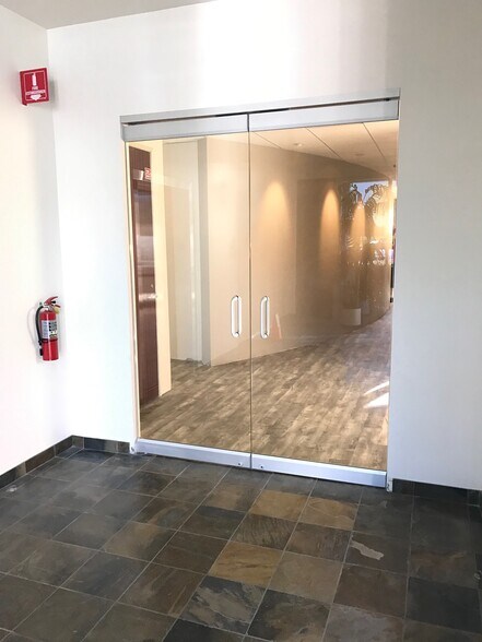 More Photos Of 1385 Old Temescal Rd, Corona Office For Lease