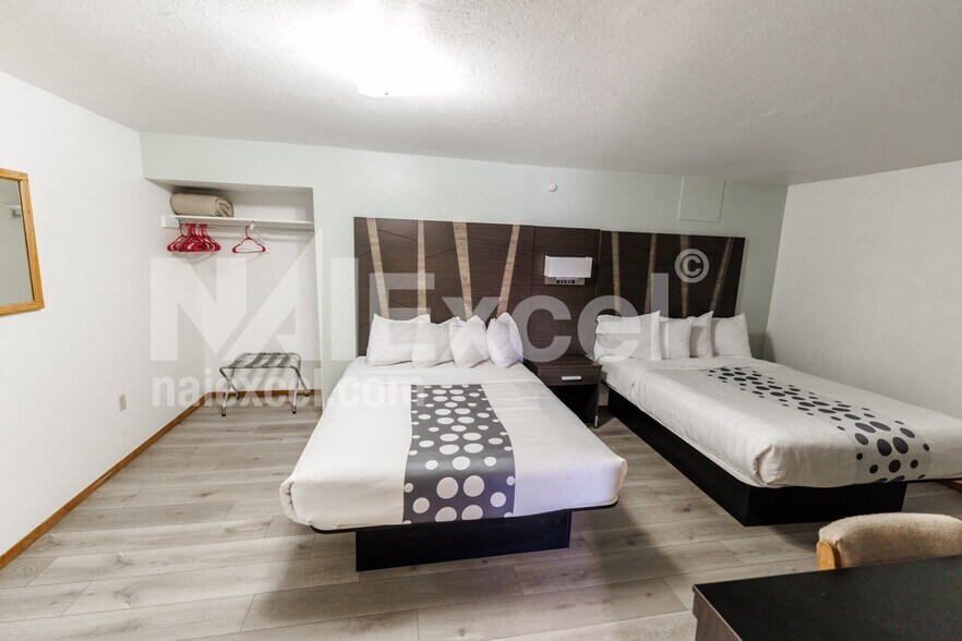 More Photos Of 1075 S Main St, Moab Hotel For Sale