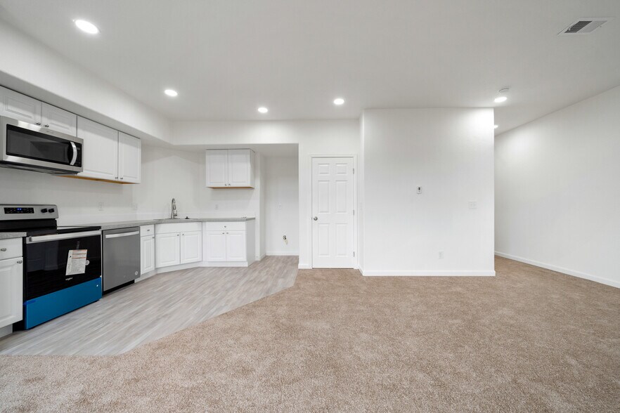 More Photos Of 3547-3607 E Uintah St, Colorado Springs Apartments For Sale