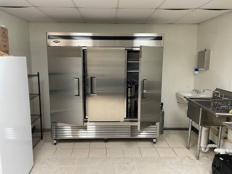 More Photos Of N5696 850th St, Elk Mound Restaurant For Lease