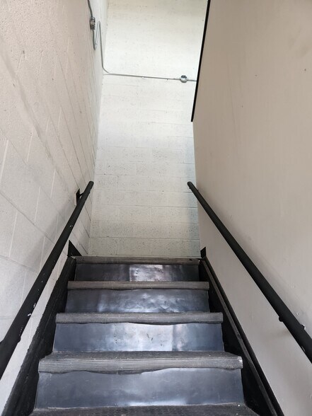 More Photos Of 13507 Auburn St, Detroit Industrial For Sale