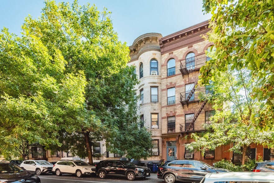 More Photos Of 14 Lincoln Pl, Brooklyn Apartments For Sale