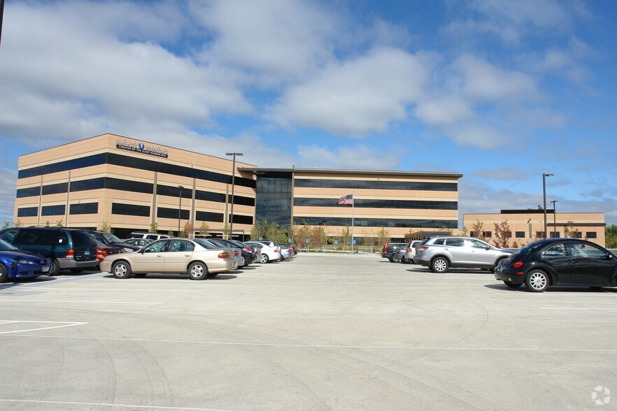 More Photos Of 9800 N 59th Ave, Plymouth Office For Lease