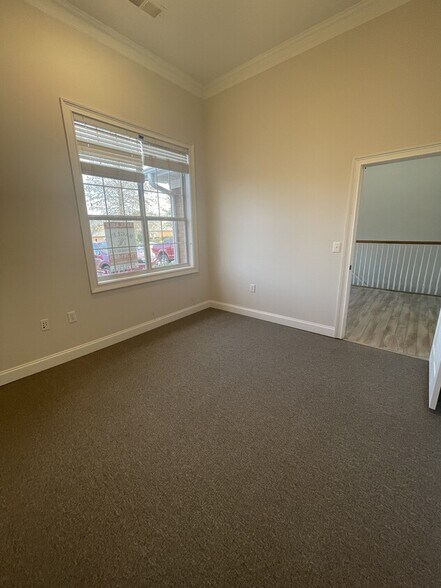 More Photos Of 401-413 Creekstone Rdg, Woodstock Office Residential For Sale