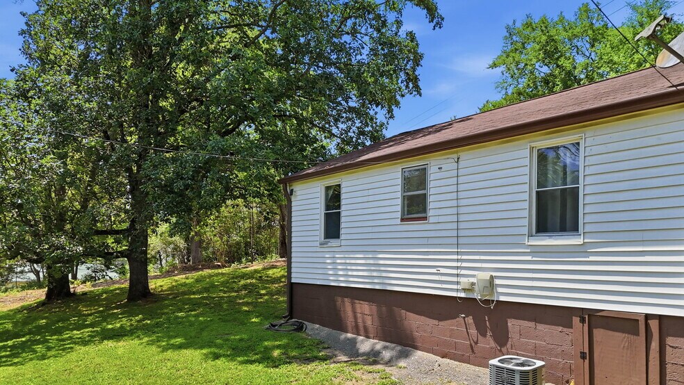 More Photos Of 6936 N Ruggles Ferry Pike, Knoxville General Retail For Sale