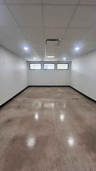 More Photos Of 601 N Shepherd Dr, Houston Flex For Lease