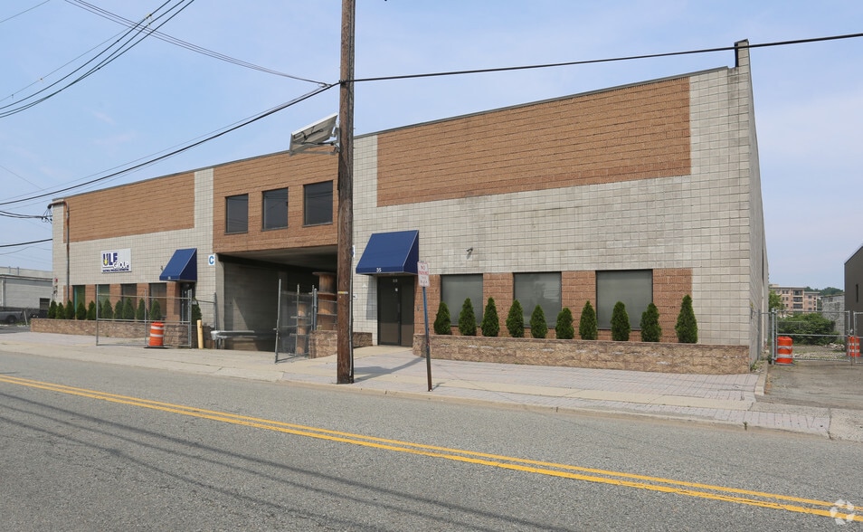 More Photos Of 35 Green St, Hackensack Warehouse For Lease