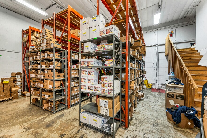 More Photos Of 3180 Coronet Way, Green Bay Manufacturing For Lease