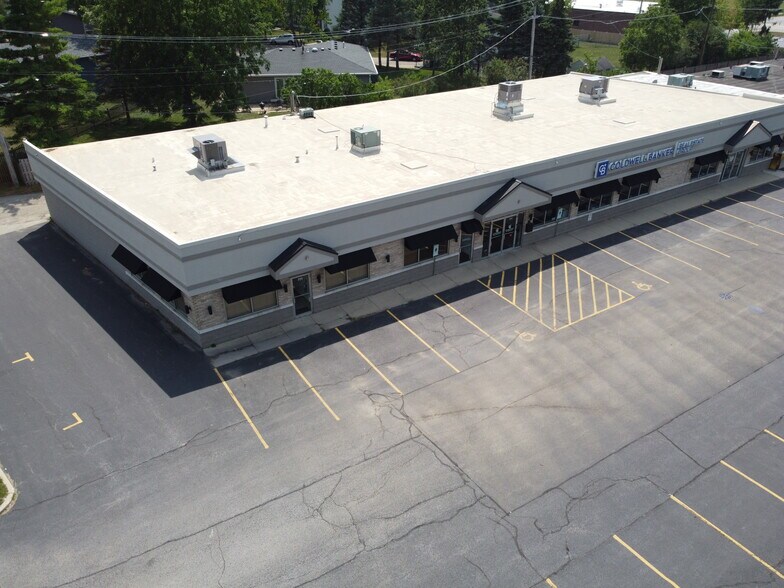 More Photos Of 777 E Algonquin Rd, Algonquin Storefront Retail Office For Lease