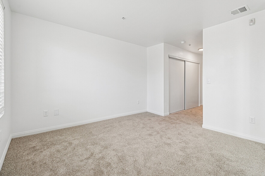 More Photos Of 5395 Napa St, San Diego Apartments For Lease