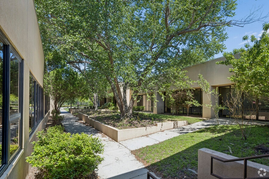 More Photos Of 3806 N Main St, Columbia Schools For Sale