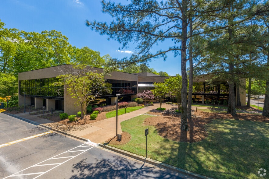 Primary Photo Of 6800 Poplar Ave, Memphis Office For Lease