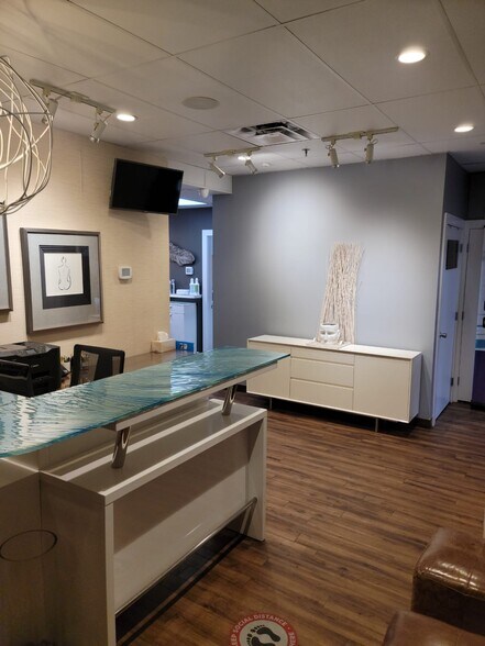 More Photos Of 14885 60 Av, Surrey Apartments For Sale