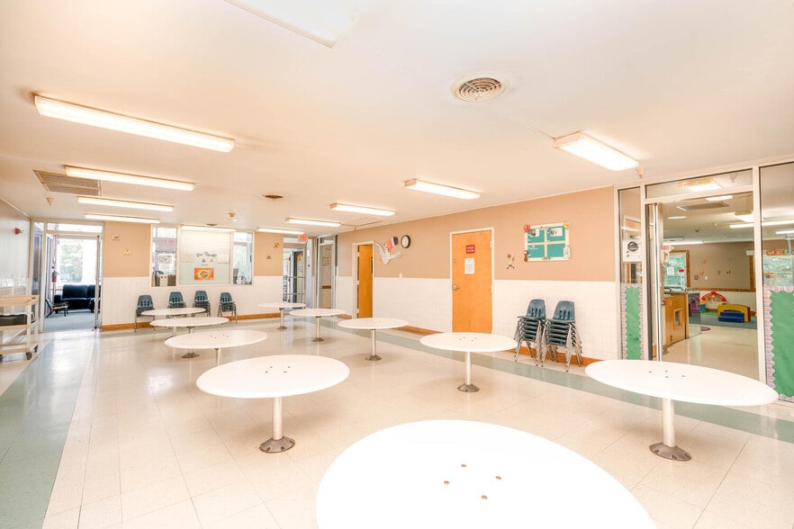 More Photos Of 2081 Mesa Valley Way, Austell Specialty For Sale