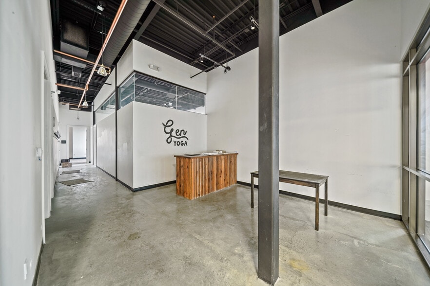 More Photos Of 6514 Highway 90A, Sugar Land Medical For Lease