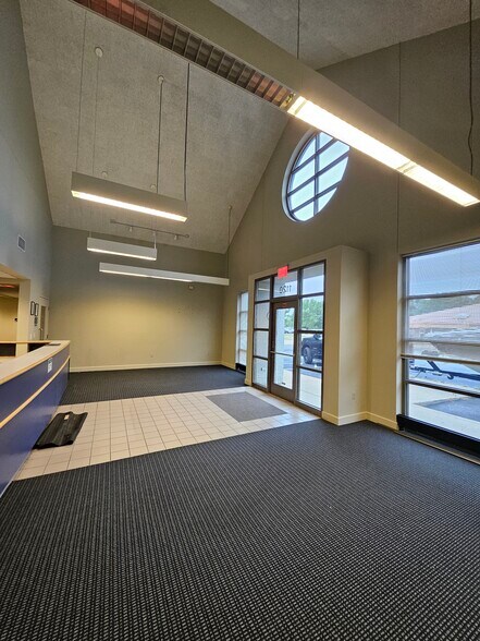 More Photos Of 1120 Professional Blvd, Evansville Office For Sale