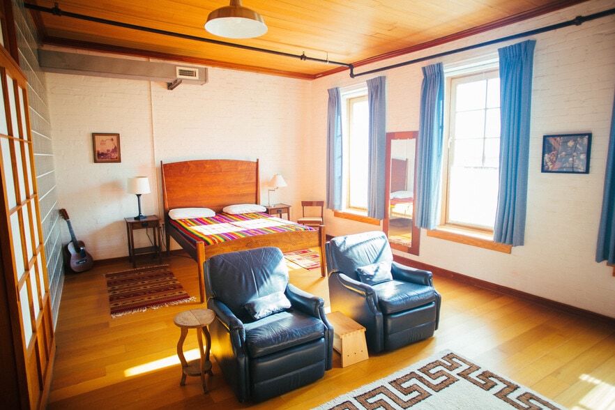 More Photos Of 1410 N Broadway, Saint Louis Storefront Retail Residential For Sale