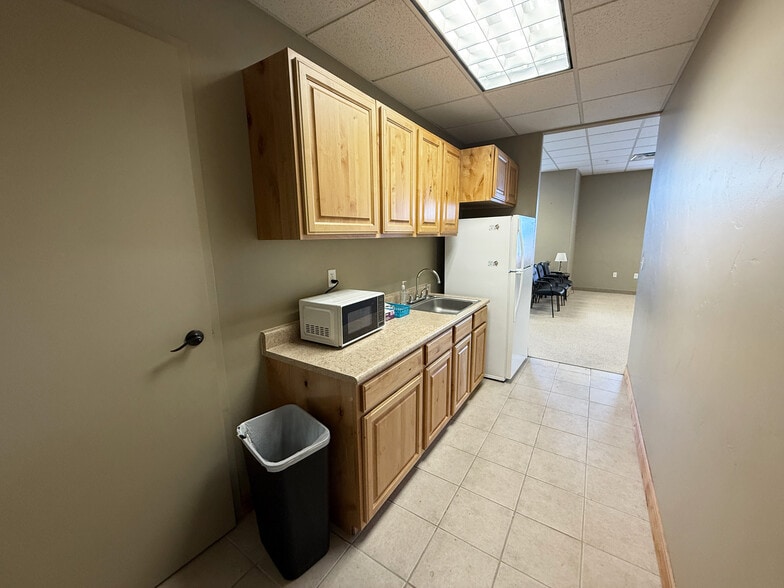 More Photos Of 833 N 900 W, Orem Office For Lease