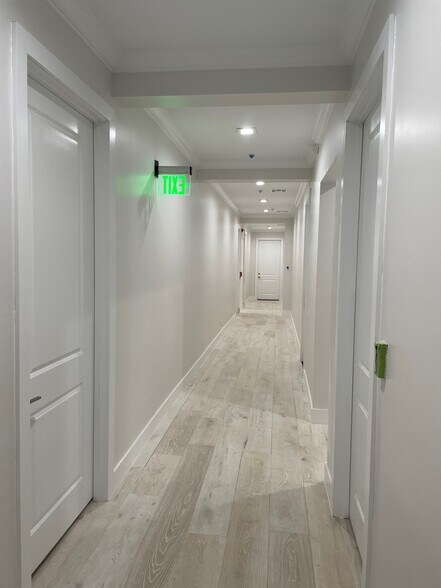More Photos Of 218-230 Clematis St, West Palm Beach Storefront Retail Office For Lease