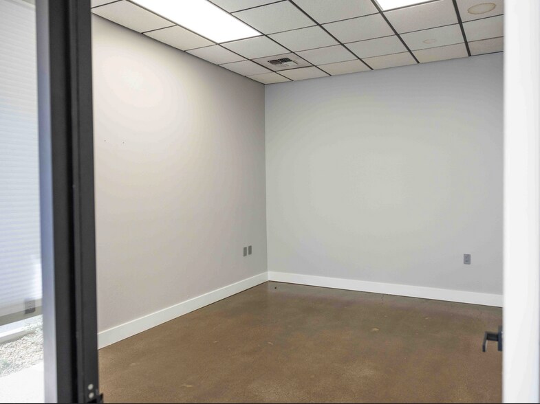 More Photos Of 6064 N 57th Ave, Glendale Industrial For Lease