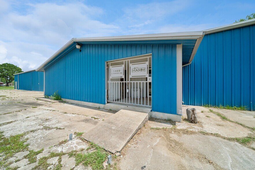 More Photos Of 1422 E Fairview Ave, Nowata Industrial For Sale
