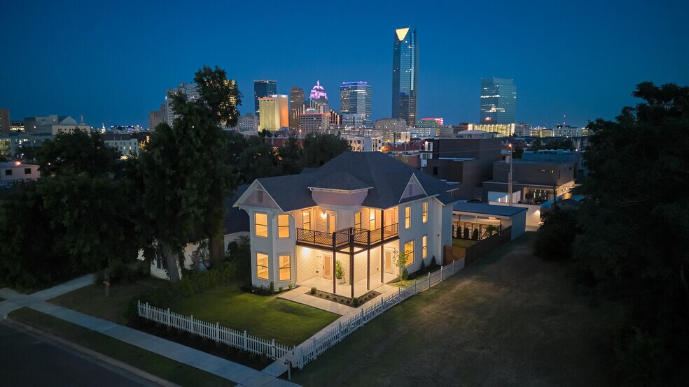 More Photos Of 614 NW 8th St, Oklahoma City Office For Sale