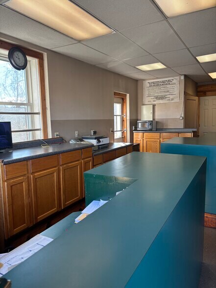 More Photos Of 114 Columbia Ave, Willimantic Auto Repair For Lease