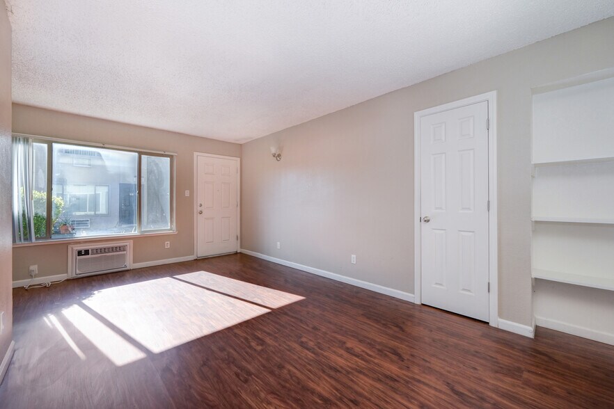 More Photos Of 10501 Croetto Way, Rancho Cordova Apartments For Sale