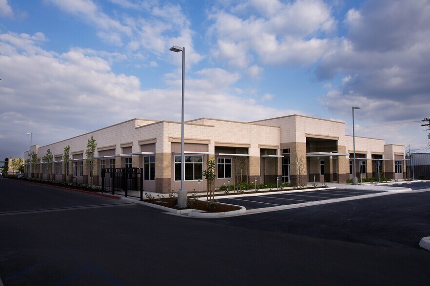 More Photos Of 1500 S Union Ave, Bakersfield Warehouse For Sale