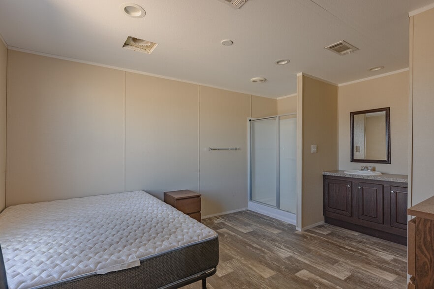 More Photos Of 9604 W County Road 152, Midland Warehouse For Sale