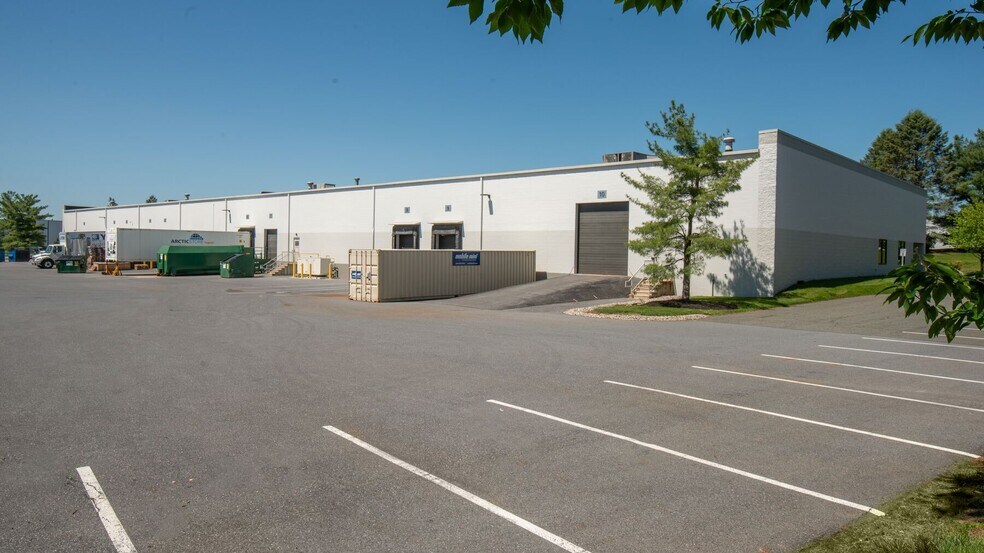 More Photos Of 6520 Stonegate Dr, Allentown Unknown For Lease