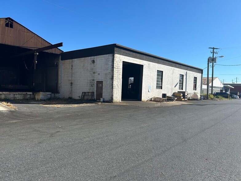 More Photos Of 1134 Manheim Pike, Lancaster Warehouse For Lease