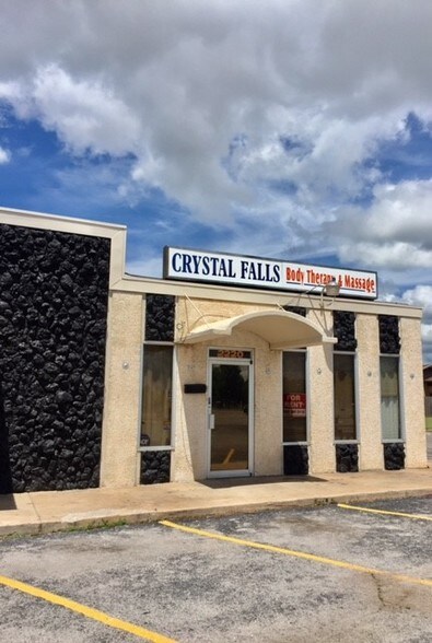 More Photos Of 2212-2220 NW Fort Sill Blvd, Lawton Storefront Retail Office For Lease