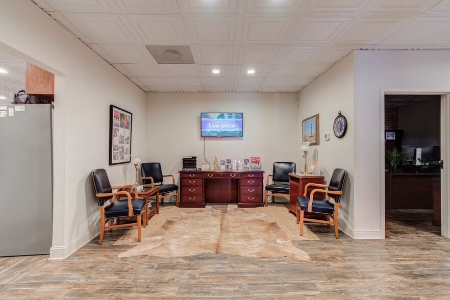 More Photos Of 1312 Texas Ave, Lubbock Office For Sale
