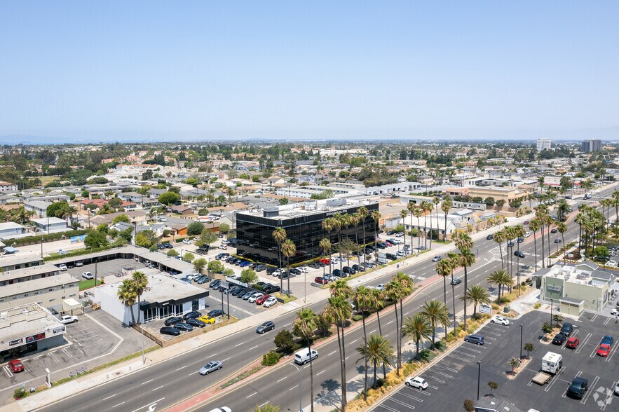 More Photos Of 19671 Beach Blvd, Huntington Beach Medical For Lease