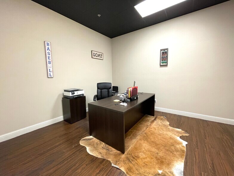More Photos Of 605 Austin Ave, Waco Storefront Retail Office For Sale