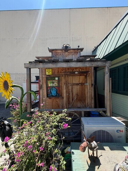More Photos Of 480 S Rosemead Blvd, Pasadena Office For Sale