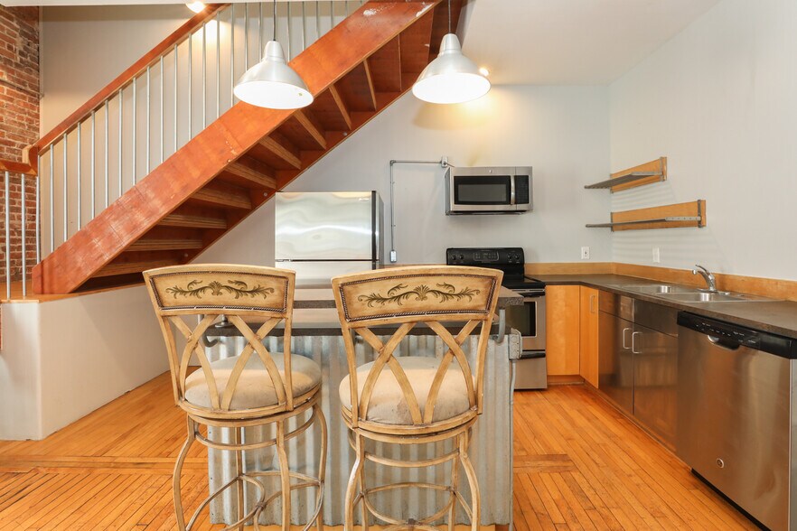 More Photos Of 74 Carroll St, Binghamton Apartments For Sale