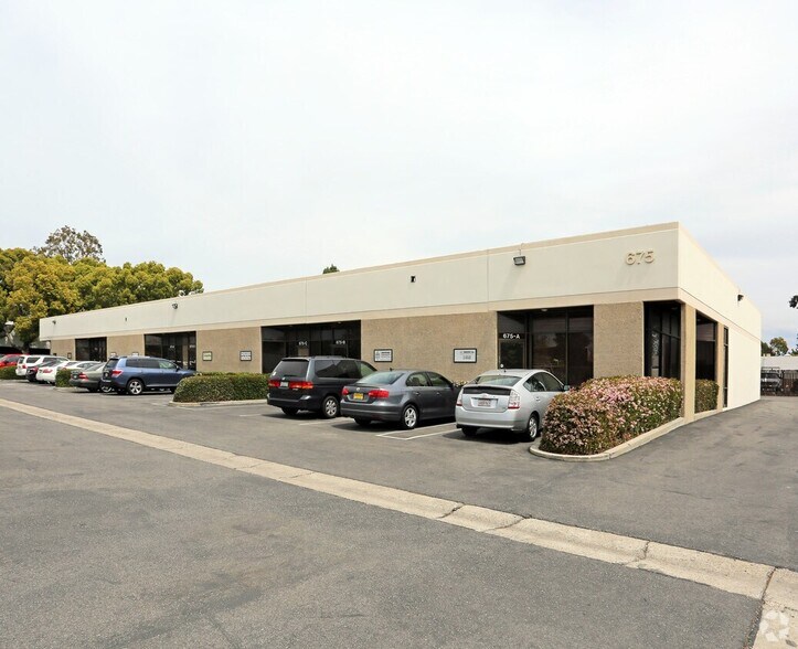 More Photos Of 634 N Poplar St, Orange Unknown For Lease