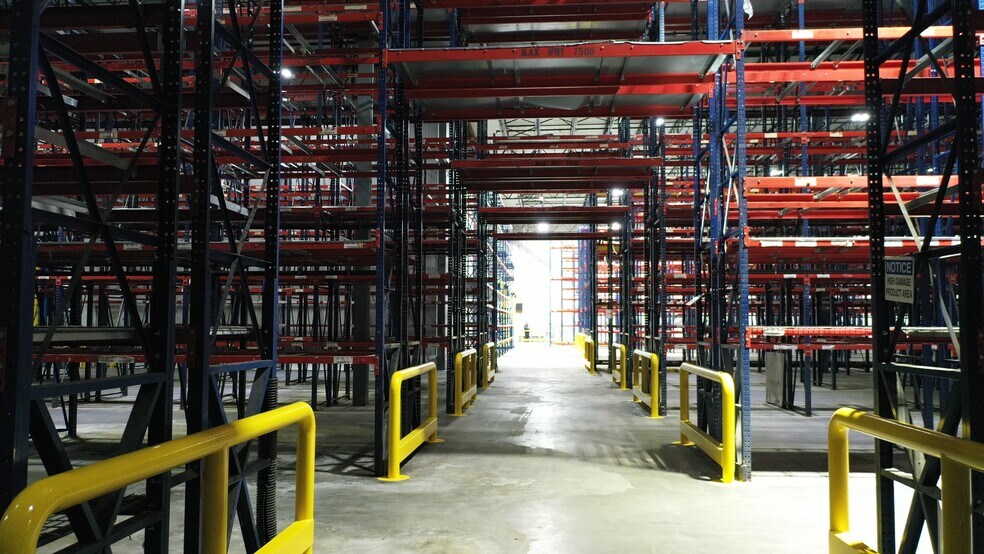 More Photos Of 3737 N Broadway, Saint Louis Refrigeration Cold Storage For Lease