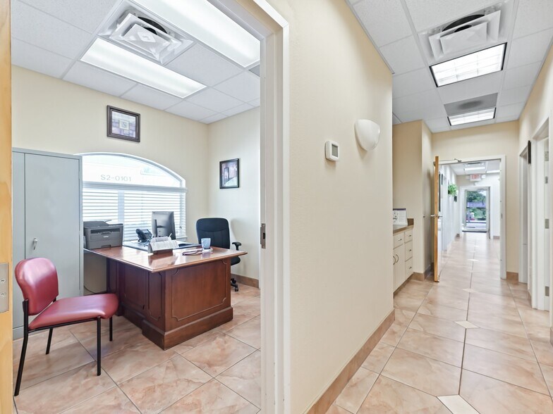 More Photos Of 1414 E Main St, Leesburg Medical For Lease