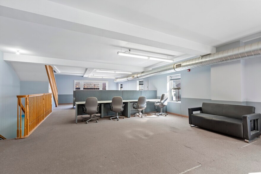 More Photos Of 170-172 Spring St, Newton Office For Sale