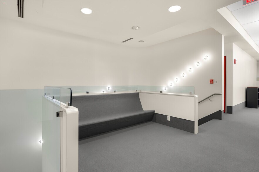 More Photos Of 301 Washington St, Columbus Office For Lease