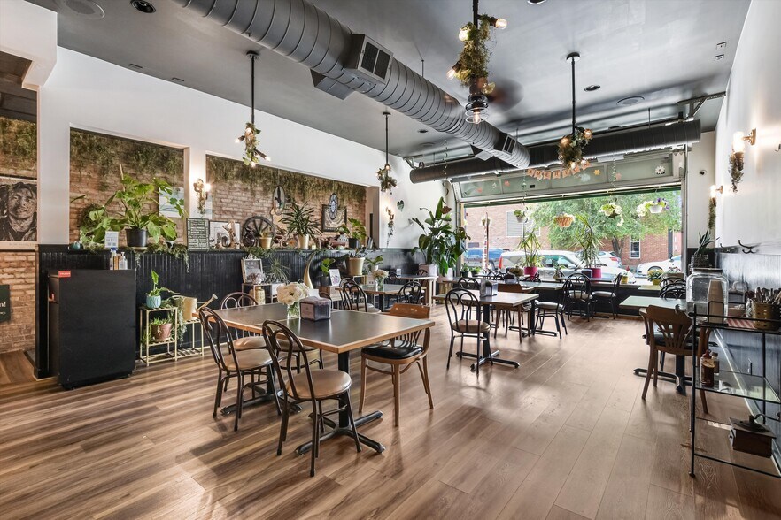 More Photos Of 5481 N Northwest Hwy, Chicago Storefront Retail Residential For Sale