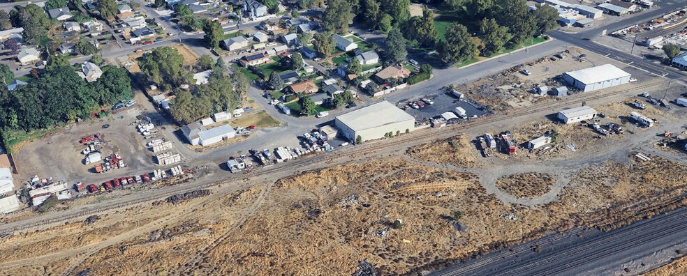 Primary Photo Of 723 W Deschutes Ave, Kennewick Industrial For Sale