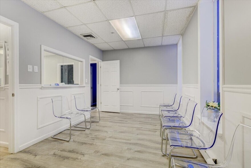 More Photos Of 992 Clifton Ave, Clifton Medical For Sale