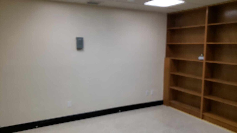 More Photos Of 18140-18142 SW Franjo Rd, Miami Office For Lease