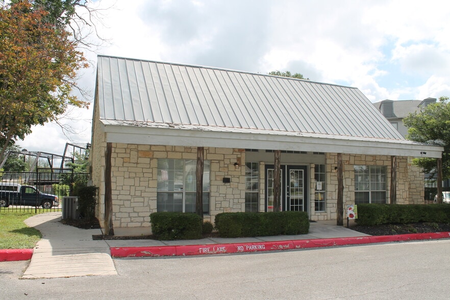 More Photos Of 1045 Sanger Ave, New Braunfels Apartments For Sale